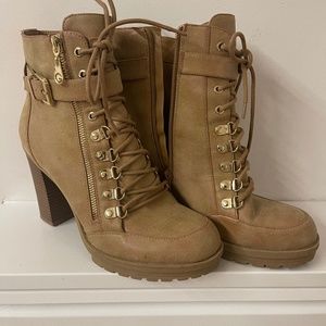 Guess ladies Boots, Tan color, Gently worn